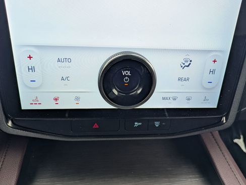 Used 2022 Ford Expedition Limited image 14