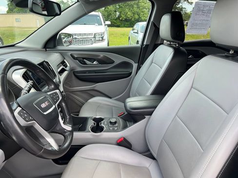 Used 2022 GMC Terrain SLT w/ Infotainment Package II FWD image 6