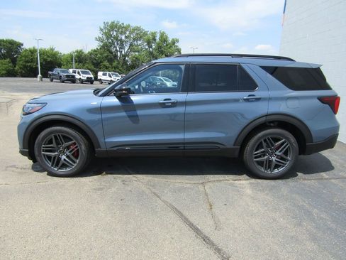 New 2025 Ford Explorer ST-Line w/ Premium Package image 2