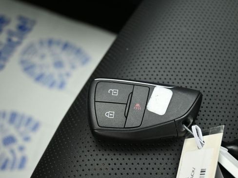 Used 2024 Buick Envision Preferred AWD/4WD image 29
