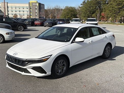 New 2026 Hyundai Elantra Blue image 3