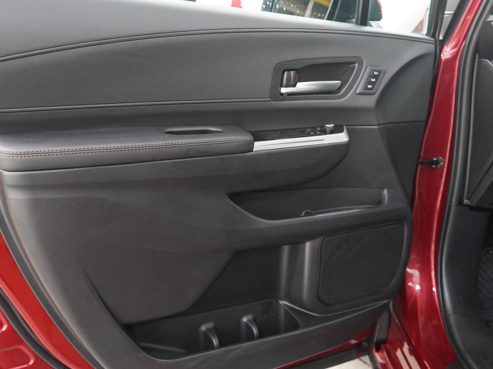 Used 2026 Toyota Sienna Platinum AWD/4WD image 22