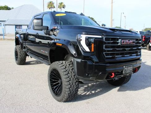 Used 2025 GMC Sierra 2500 AT4 w/ AT4 Premium Plus Package AWD/4WD image 16