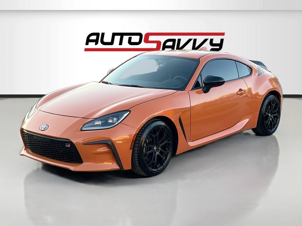 Used 2023 Toyota GR86 10th Anniversary SE RWD image 3