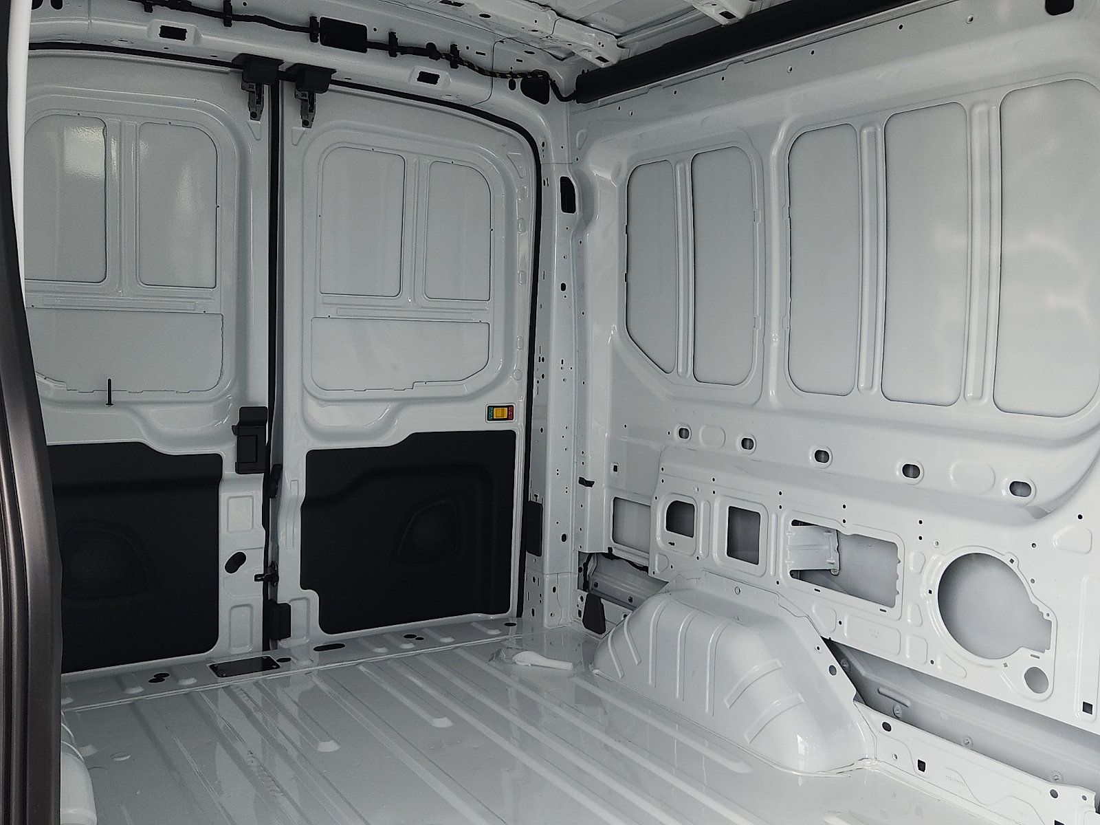 New 2026 Ford Transit 250 148 Medium Roof RWD image 17