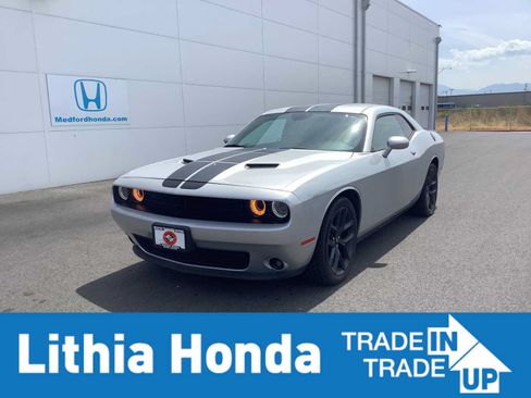 Used 2019 Dodge Challenger SXT w/ Blacktop Package RWD image 1