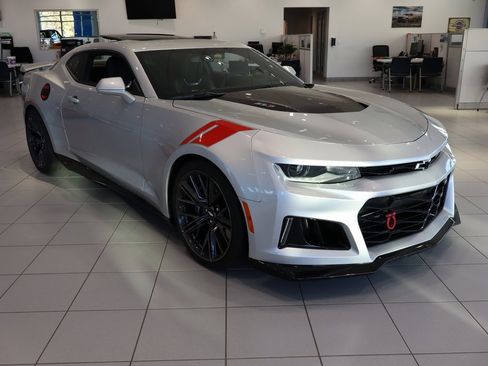 Used 2018 Chevrolet Camaro ZL1 image 2