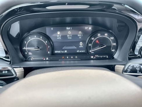 Used 2022 Lincoln Corsair AWD w/ Premium Package image 12