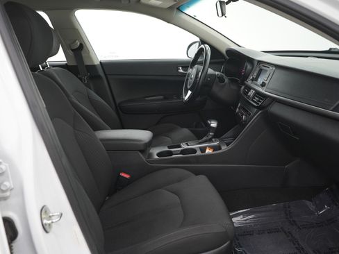 Used 2017 Kia Optima LX image 10