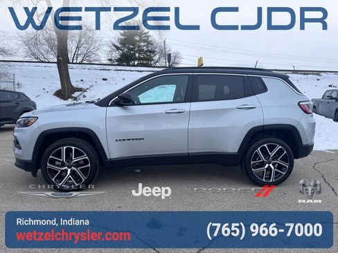 Used 2025 Jeep Compass Limited image 3