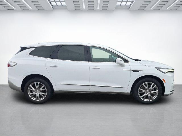 Used 2023 Buick Enclave Essence w/ Experience Buick Package AWD/4WD image 3