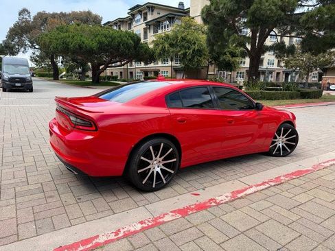 Used 2016 Dodge Charger R/T w/ Plus Group RWD image 9
