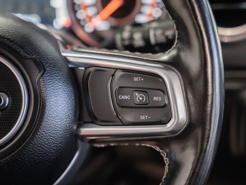 Used 2022 Jeep Wrangler Unlimited Sahara w/ Cold Weather Group AWD/4WD image 27