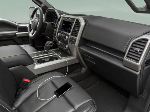 Used 2018 Ford F150 Lariat w/ Equipment Group 501A Mid AWD/4WD image 30