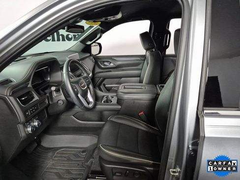 Used 2024 GMC Yukon SLT w/ SLT Luxury Package image 9