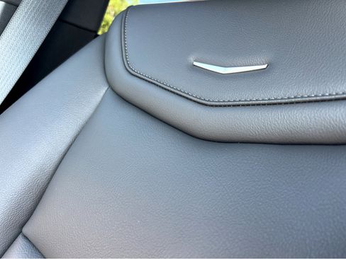 New 2025 Cadillac XT6 Luxury FWD image 6
