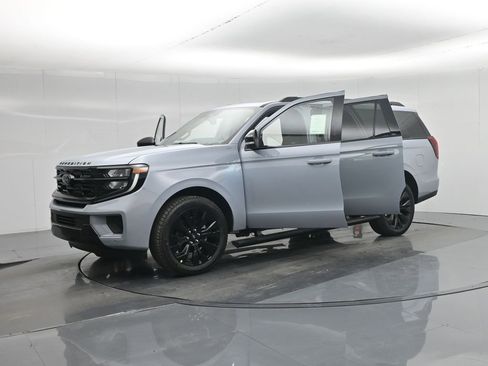 New 2025 Ford Expedition Max Platinum w/ Stealth Appearance Package image 32
