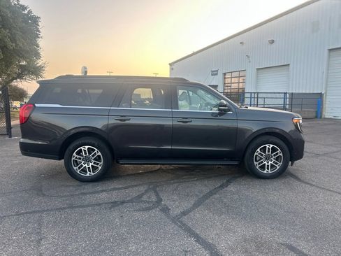 Used 2025 Ford Expedition Max Active RWD image 4