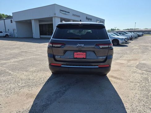 Used 2025 Jeep Grand Cherokee L Limited w/ Luxury Tech Group II image 4