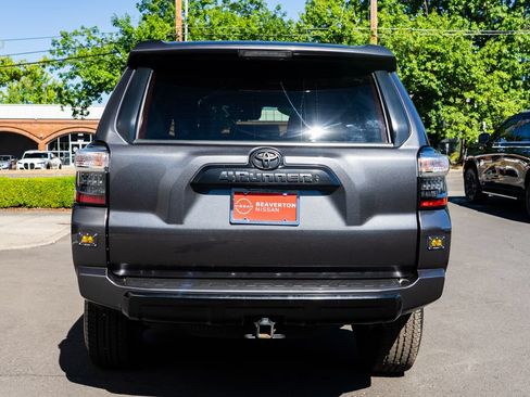 Used 2020 Toyota 4Runner TRD Off-Road Premium w/ Moonroof Package AWD/4WD image 5
