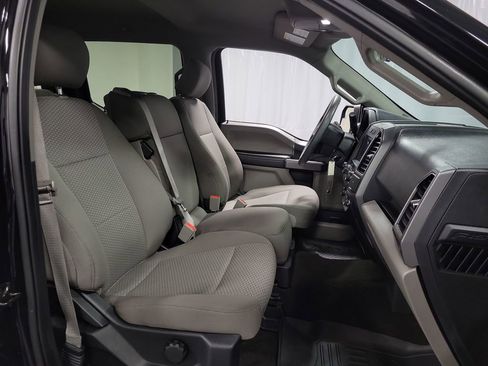 Used 2020 Ford F150 XLT image 25