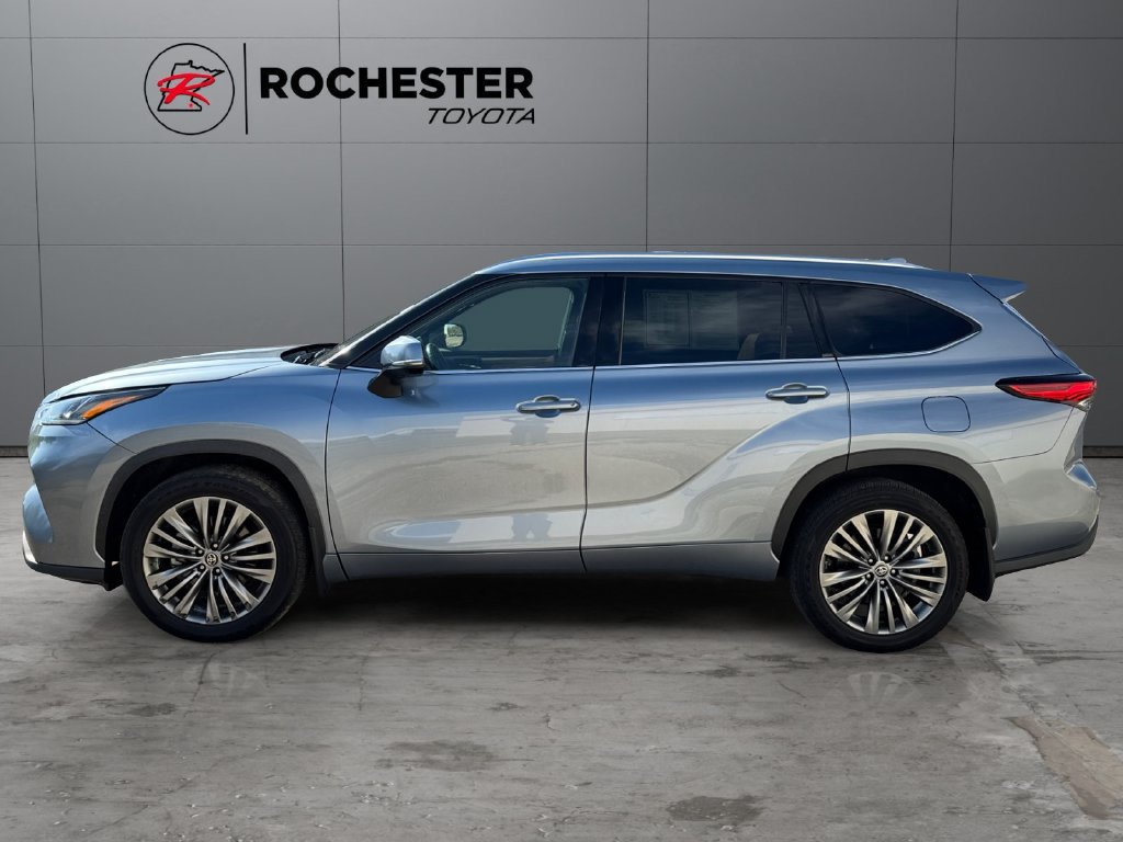 Certified 2020 Toyota Highlander Platinum AWD/4WD image 2