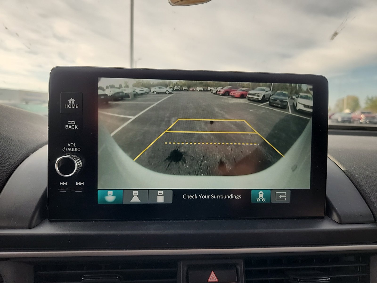 Used 2024 Honda Pilot Touring image 11