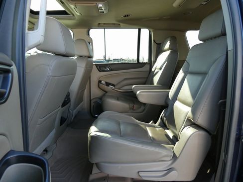 Used 2020 GMC Yukon XL SLT w/ Premium Edition image 20