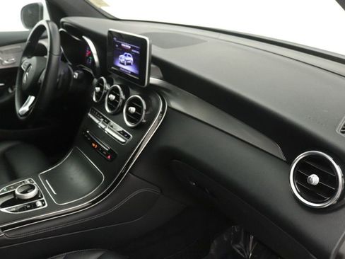 Used 2019 Mercedes-Benz GLC 300 GLC 300 image 24