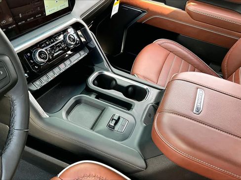 Used 2025 GMC Sierra 2500 Denali Ultimate AWD/4WD image 15