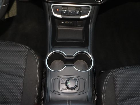 Used 2024 GMC Terrain SLE FWD image 17