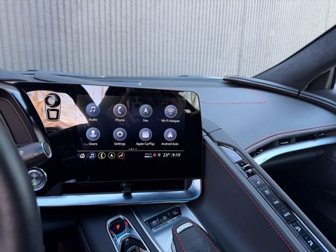 Used 2021 Chevrolet Corvette Stingray Premium Cpe w/ Z51 Performance Package image 25