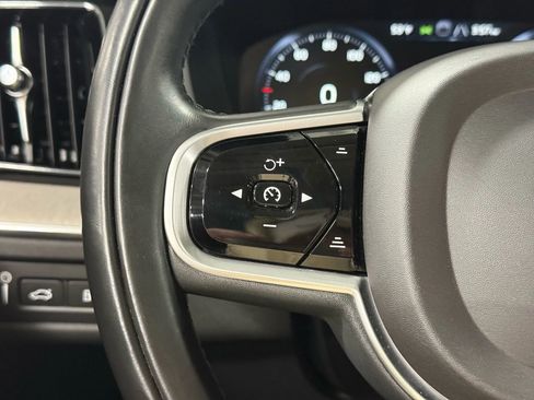 Used 2018 Volvo XC60 T8 Inscription w/ Luxury Seat Package image 25