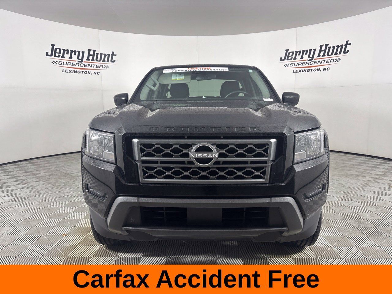 Used 2024 Nissan Frontier SV w/ Technology Package RWD image 3