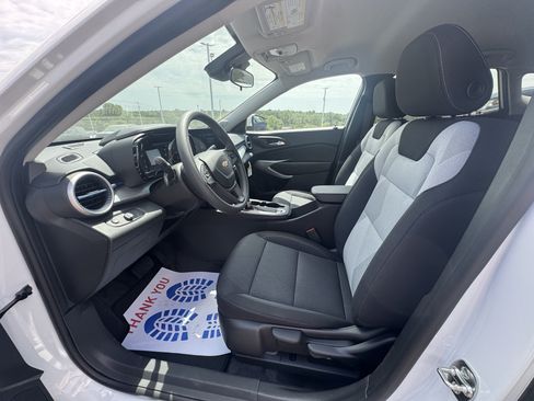 New 2026 Chevrolet Trax LS w/ LS Convenience Package FWD image 14