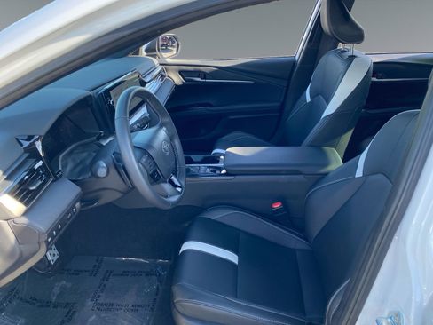 Certified 2025 Toyota Camry SE image 9