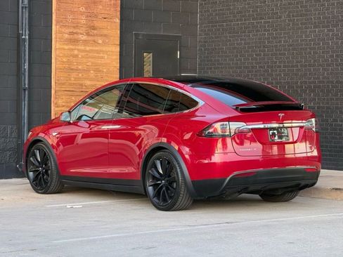 Used 2016 Tesla Model X 75D image 4