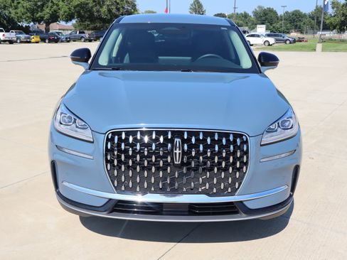 Used 2025 Lincoln Corsair Reserve AWD/4WD image 2