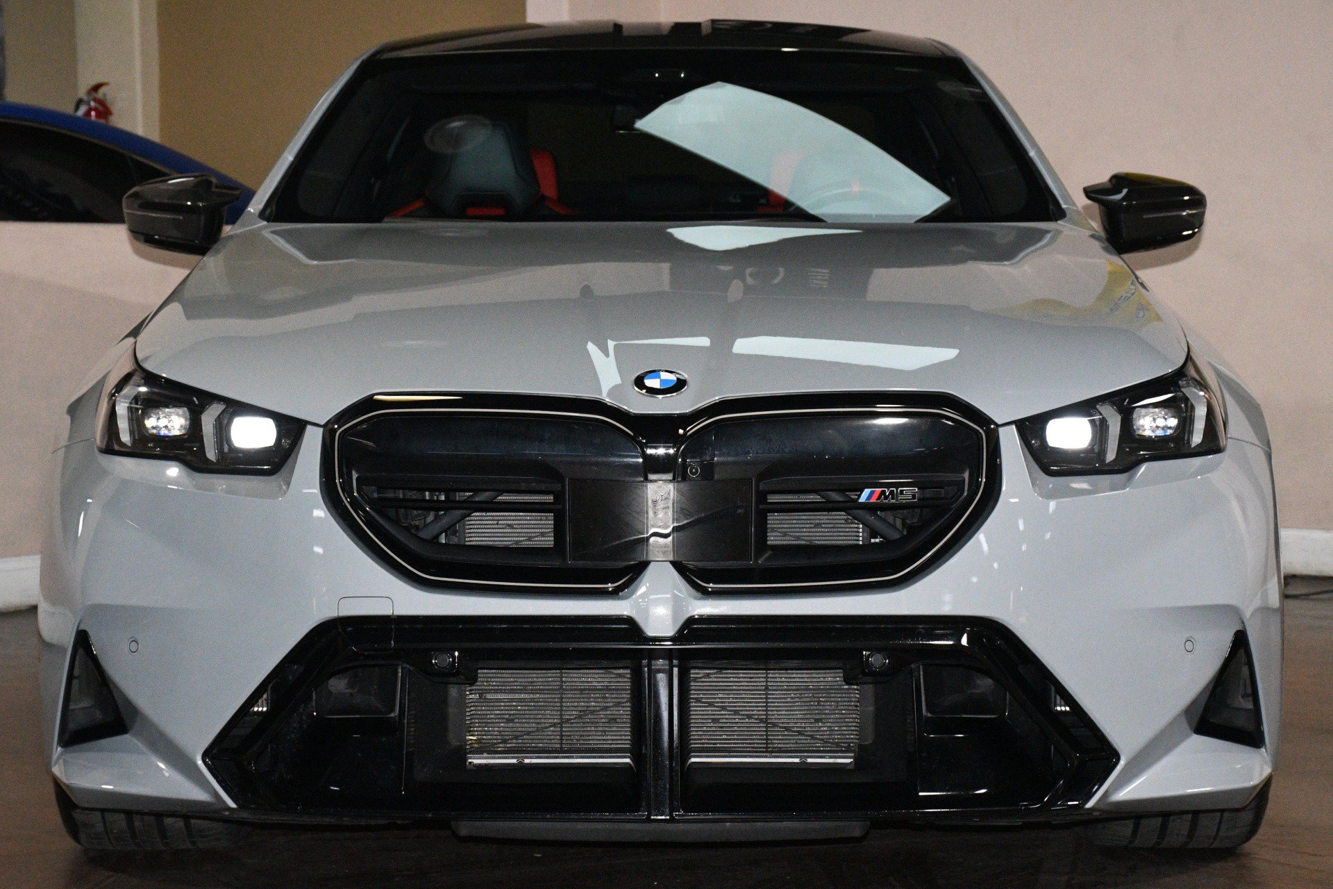 Used 2025 BMW M5 w/ Carbon Package AWD/4WD image 1