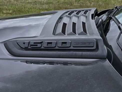 Used 2025 RAM 1500 Laramie w/ Night Edition image 7