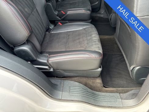Used 2018 Ford Explorer XLT w/ Equipment Group 202A AWD/4WD image 45