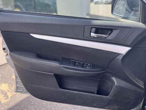 Used 2012 Subaru Outback 2.5i Premium w/ All-Weather Pkg AWD/4WD image 9