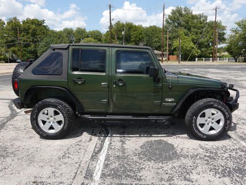 Used 2007 Jeep Wrangler Unlimited Sahara AWD/4WD image 8