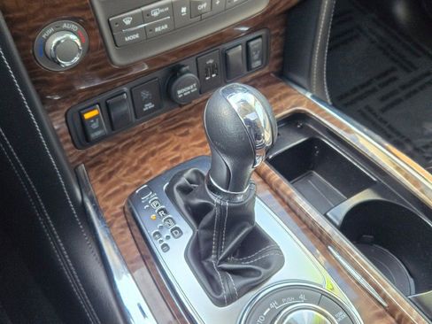 Used 2019 Nissan Armada SL image 32