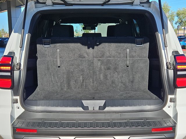 Used 2025 Toyota 4Runner SR5 AWD/4WD image 10