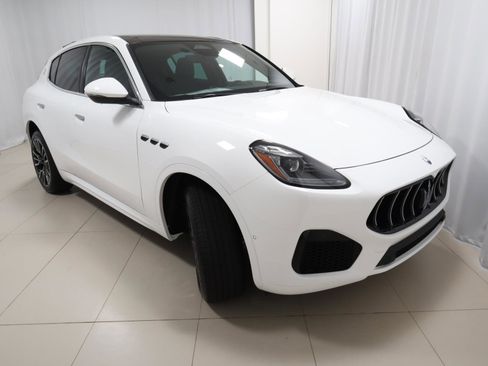 New 2025 Maserati Grecale GT image 7