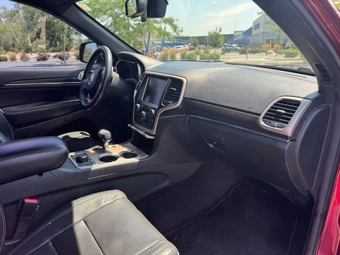Used 2014 Jeep Grand Cherokee Limited w/ Luxury Group II AWD/4WD image 17