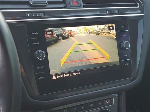 Used 2018 Volkswagen Tiguan SE image 24