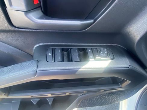 Used 2025 Toyota 4Runner SR5 AWD/4WD image 11