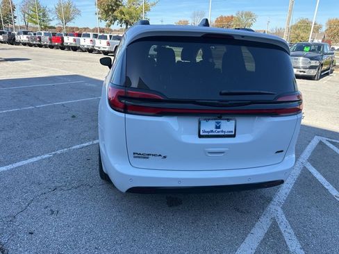 New 2026 Chrysler Pacifica Select image 26